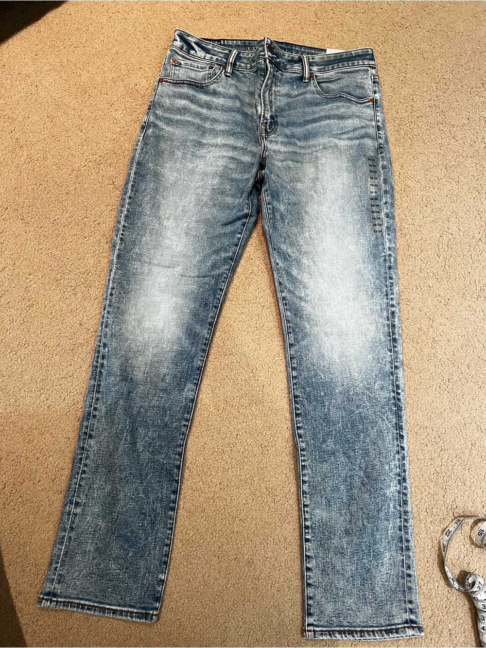 American Eagle Outfitters Men's Faded Blue Straight Jeans